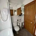 Robinsons Cottage, And Quiet Apartment