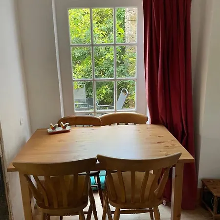 Robinsons Cottage, And Quiet Апартаменты