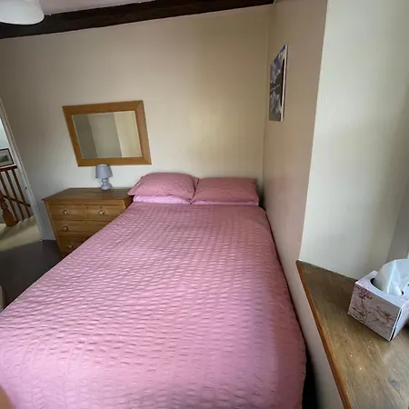 Апартаменты Robinsons Cottage, And Quiet