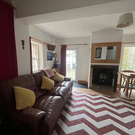 Robinsons Cottage, And Quiet Апартаменты