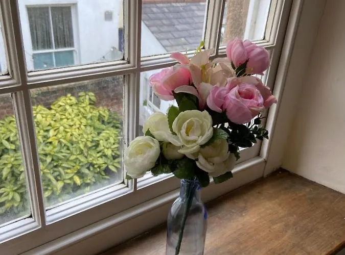 Robinsons Cottage, And Quiet