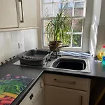 Robinsons Cottage, And Quiet Apartamento *